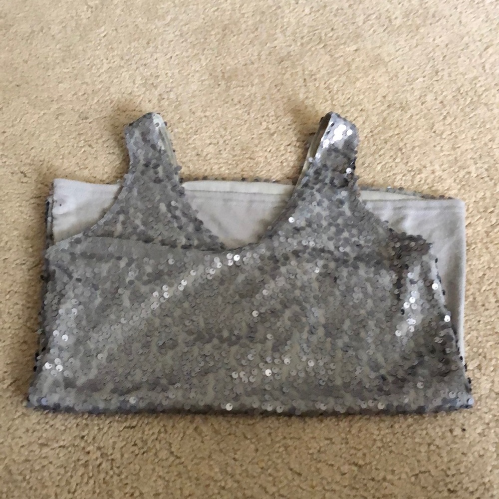 Sequin tank